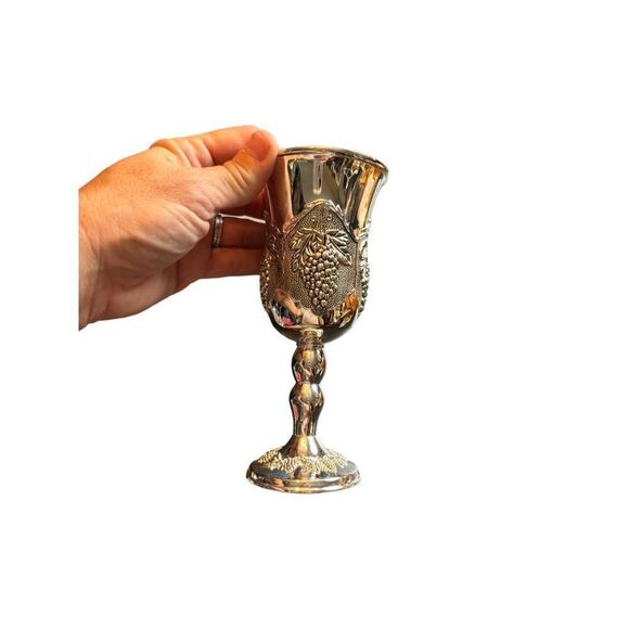 Vintage Silver Plated Kiddush Cup With Grape Vine Motif 4.25" Tall - Picture 2 of 8